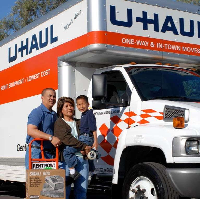 U-Haul Storage of East Elgin | 796 Bluff City Blvd, Elgin, IL 60120, USA | Phone: (847) 697-1800