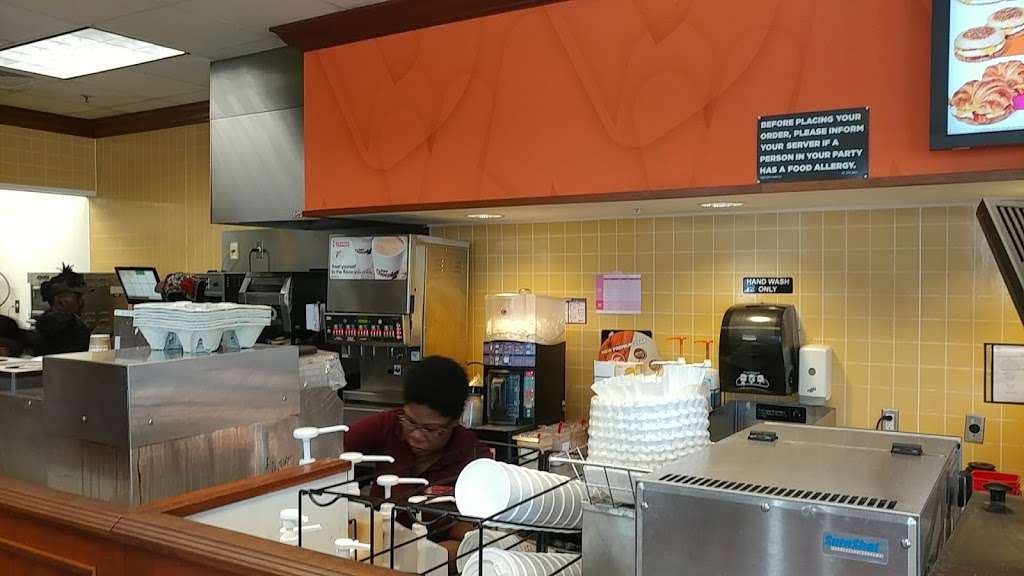 Dunkin | 560 N Pine Island Rd, Plantation, FL 33324, USA | Phone: (954) 358-5700