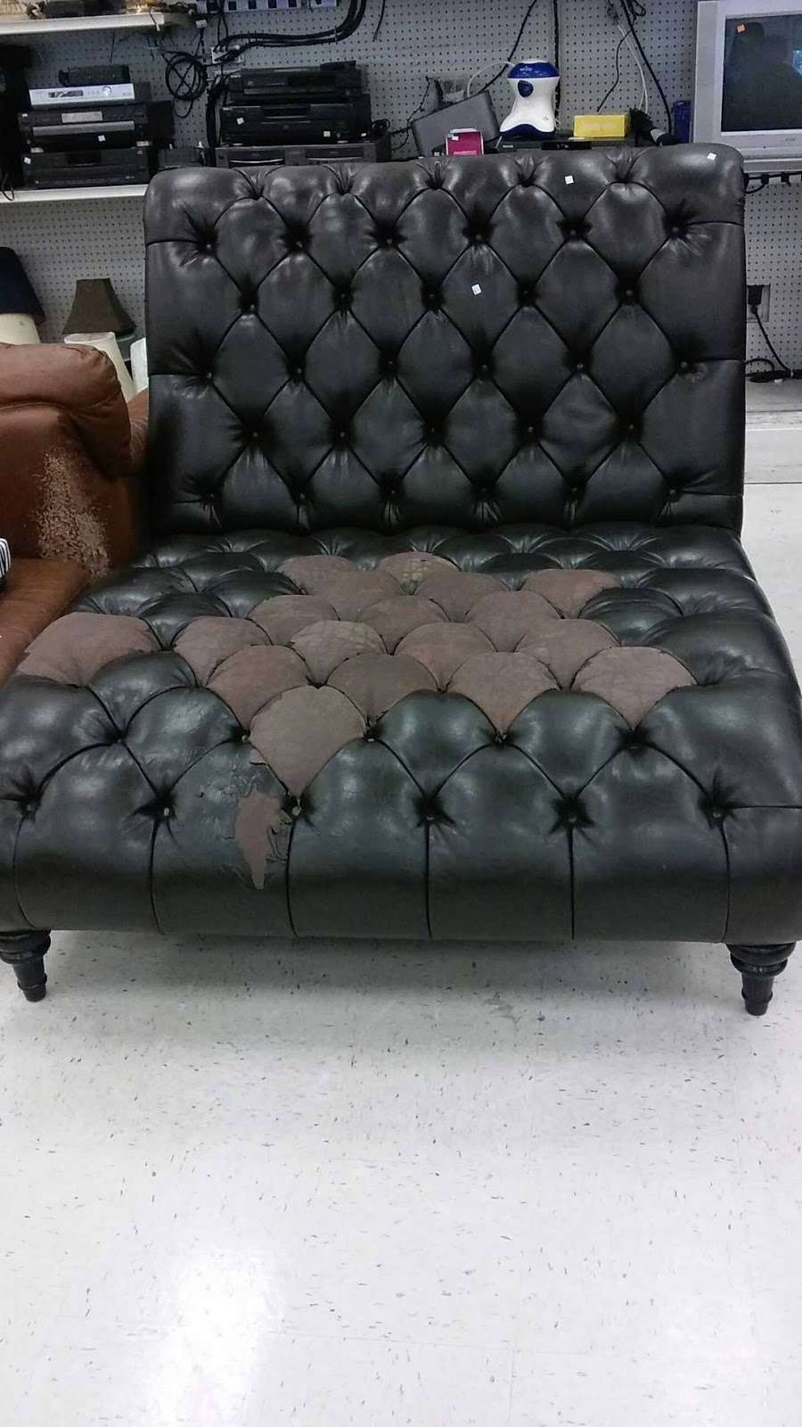 Lees Custom Upholstery | 3548 W T C Jester Blvd, Houston, TX 77018, USA | Phone: (713) 864-9688