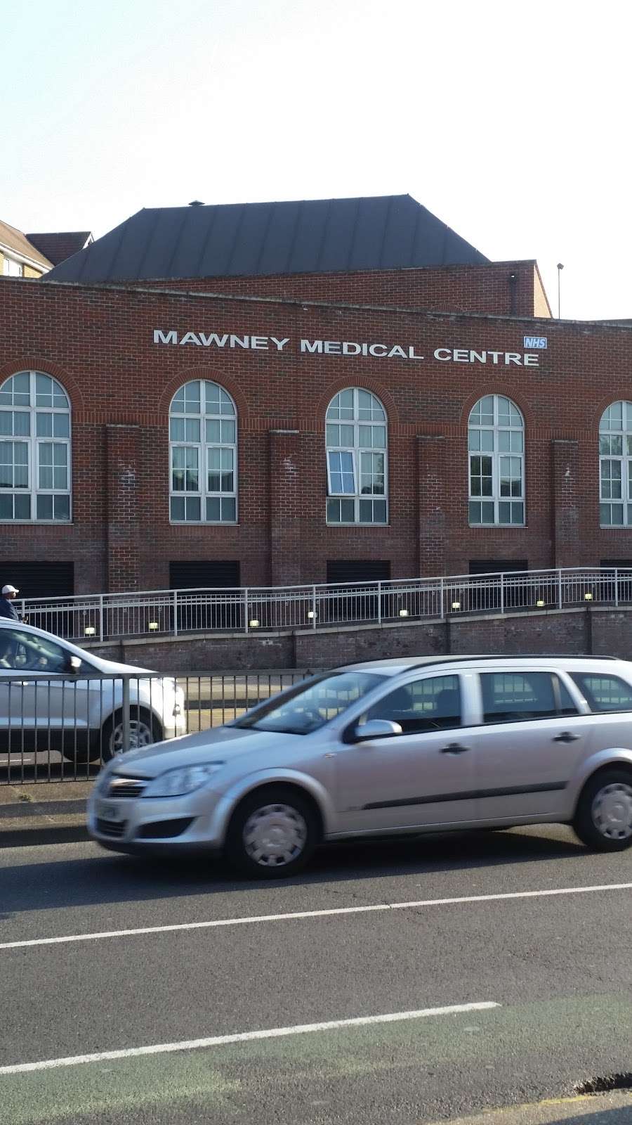 Mawney Medical Centre | 7 St Edwards Way, Romford RM1 3DQ, UK | Phone: 01708 741096