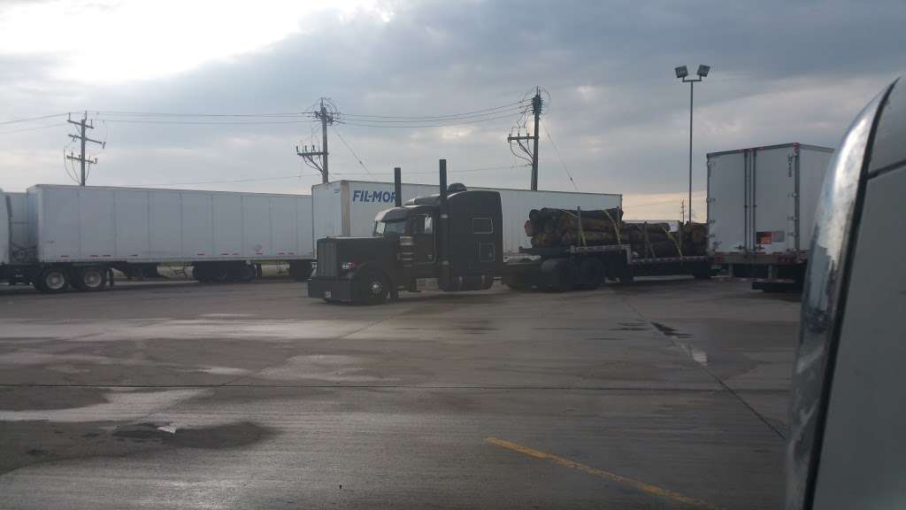 Lakeside International Trucks | 1008 S Sylvania Ave, Sturtevant, WI 53177, USA | Phone: (262) 884-1300