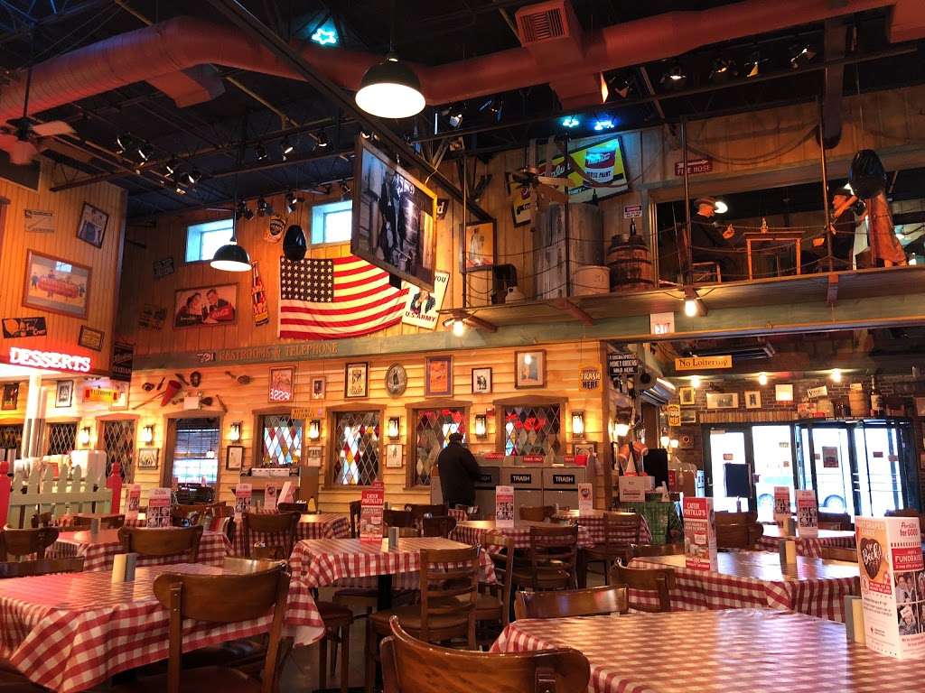 Portillos Hot Dogs | 855 Cog Cir, Crystal Lake, IL 60014, USA | Phone: (815) 788-0900