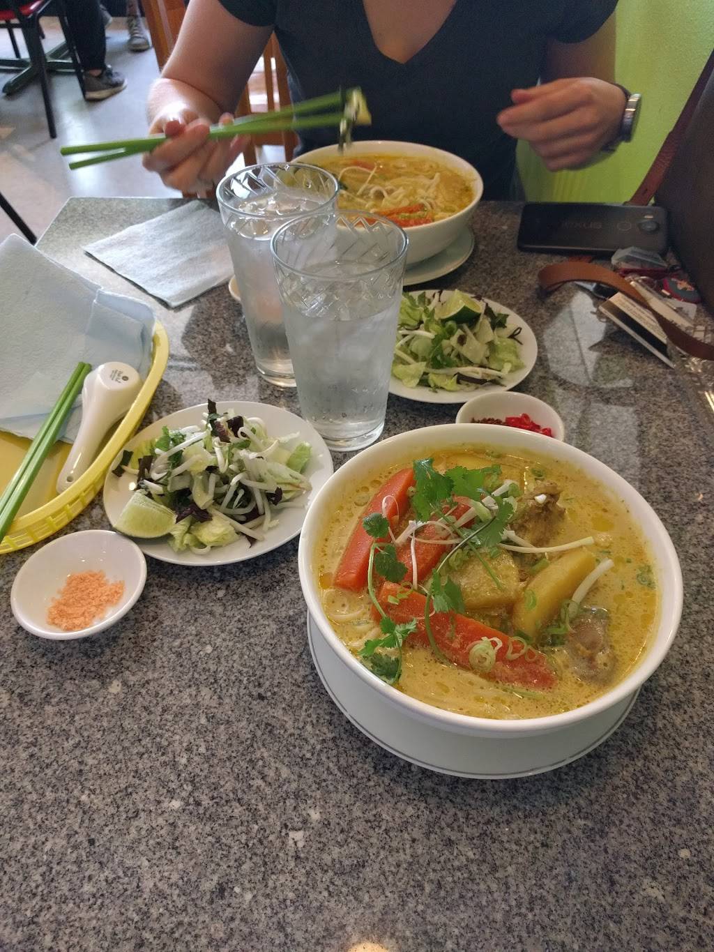 HA & VL Vietnamese Noodle Soup | 2738 SE 82nd Ave UNIT 102, Portland, OR 97266, USA | Phone: (503) 772-0103