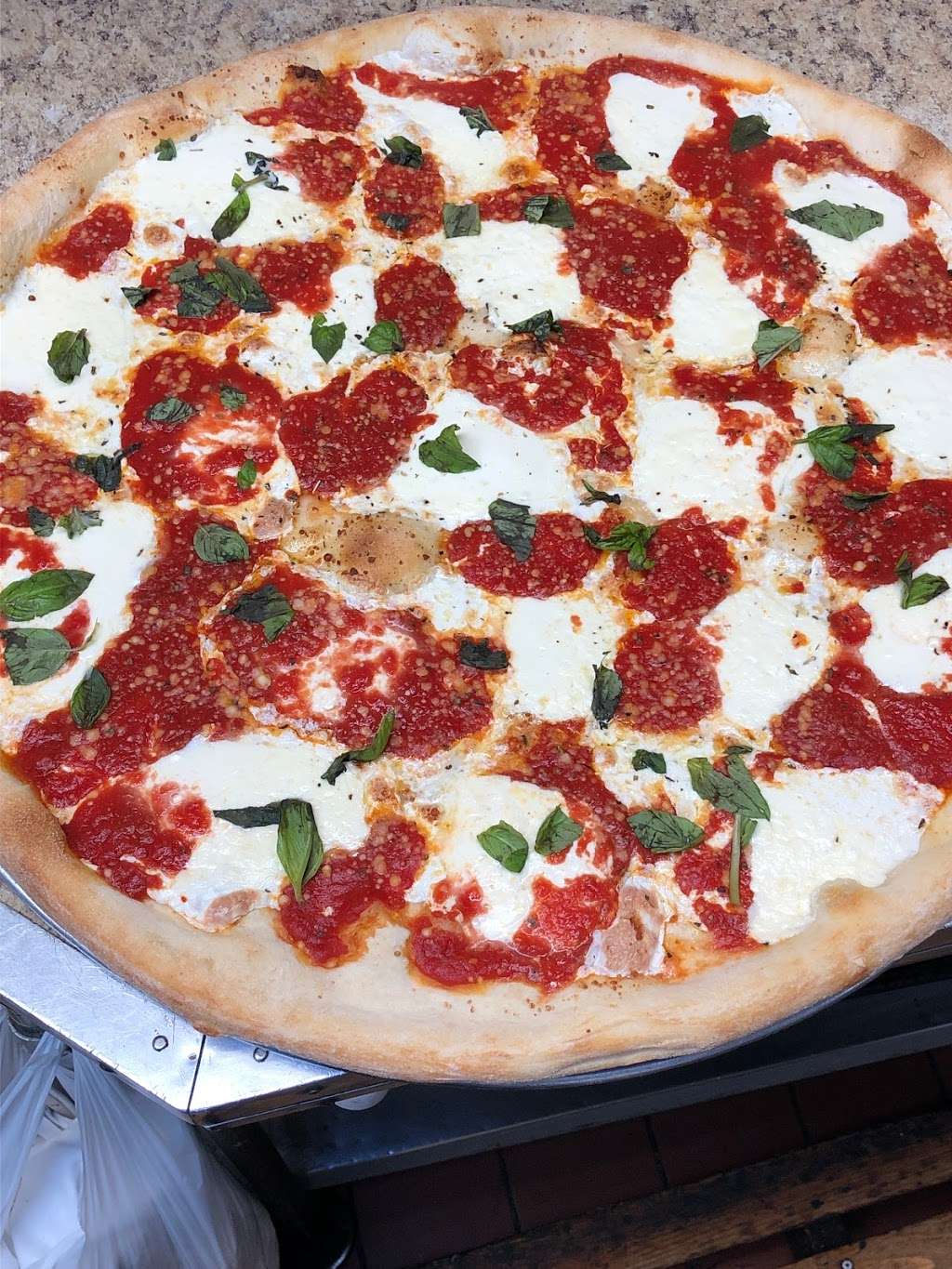 Victoria Pizzeria | 2716 Gerritsen Ave, Brooklyn, NY 11229, USA | Phone: (718) 891-9496