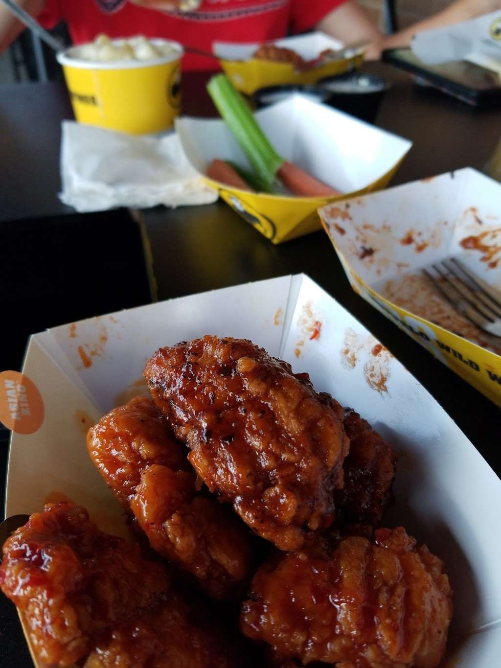 Buffalo Wild Wings | 8441 NW Prairie View Rd, Kansas City, MO 64153, USA | Phone: (816) 741-5174