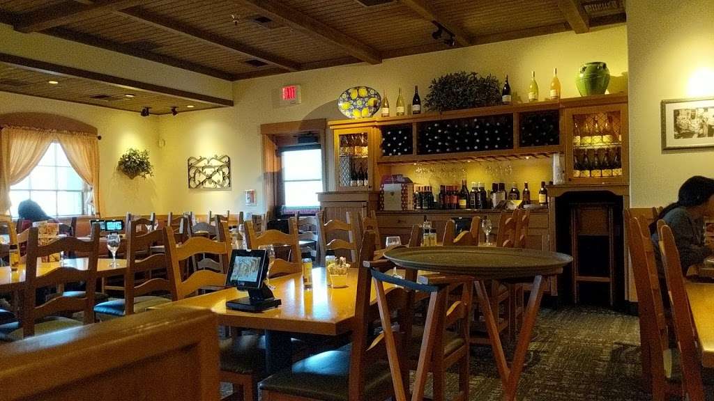 Olive Garden Italian Restaurant | 4641 East Sam Houston Pkwy S, Pasadena, TX 77505 | Phone: (281) 991-0004