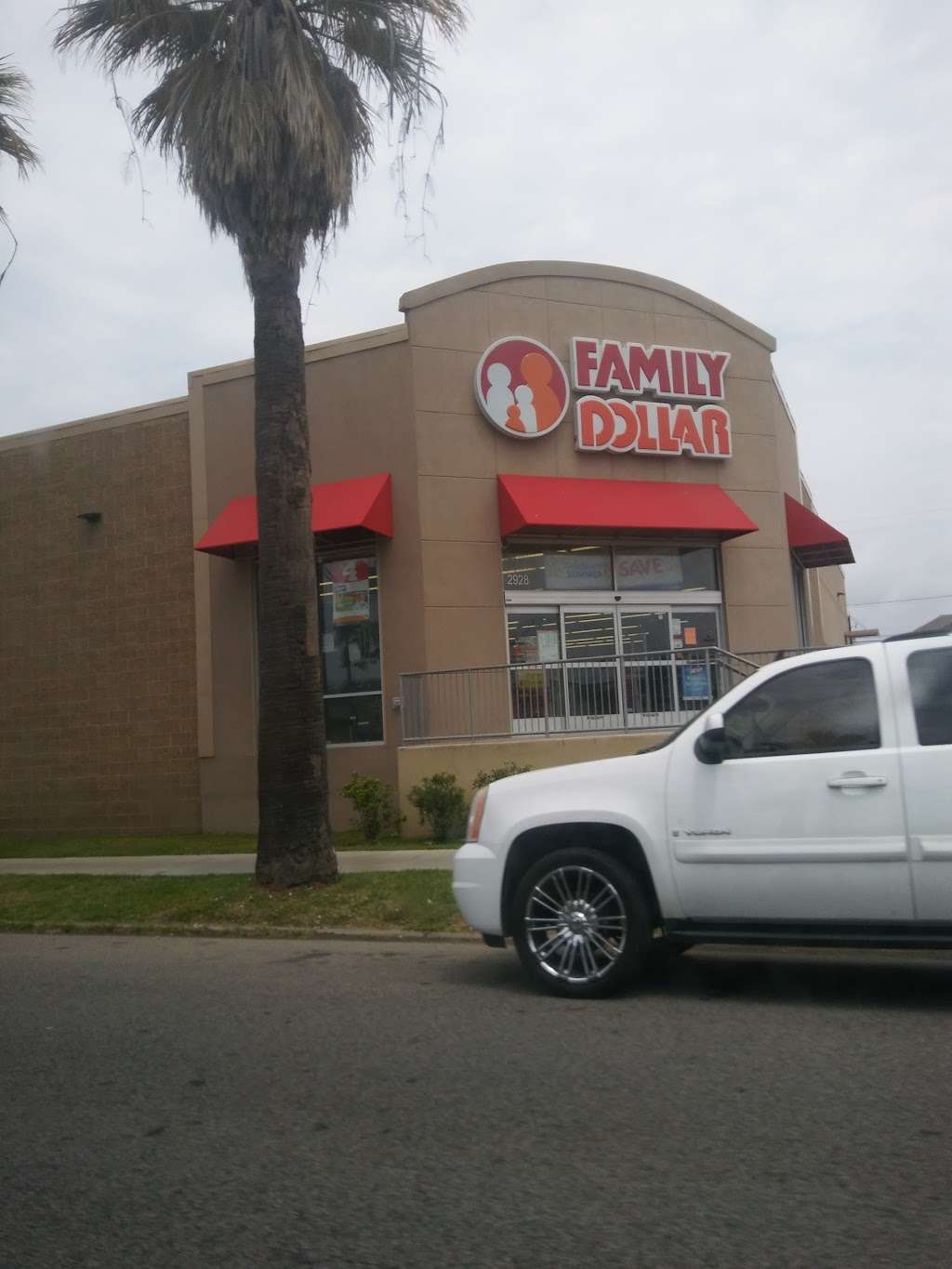 Family Dollar | 2928 Ave J, Galveston, TX 77550, USA | Phone: (409) 877-7426