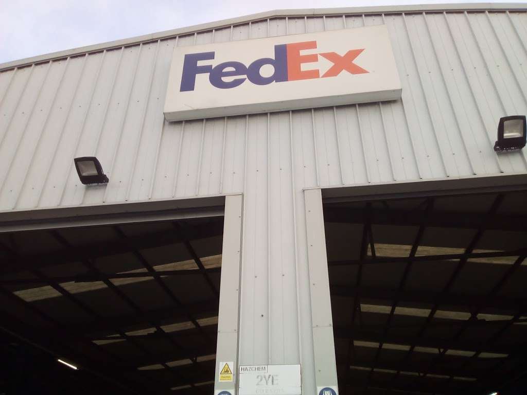 FedEx UK Station | 1, 20 Kennet Rd, Dartford DA1 4QN, UK | Phone: 0345 600 0068