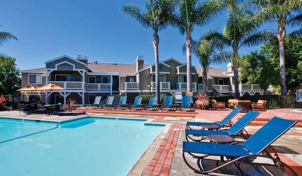 Island Club Apartments | 2300 Catalina Cir, Oceanside, CA 92056, USA | Phone: (442) 245-5505