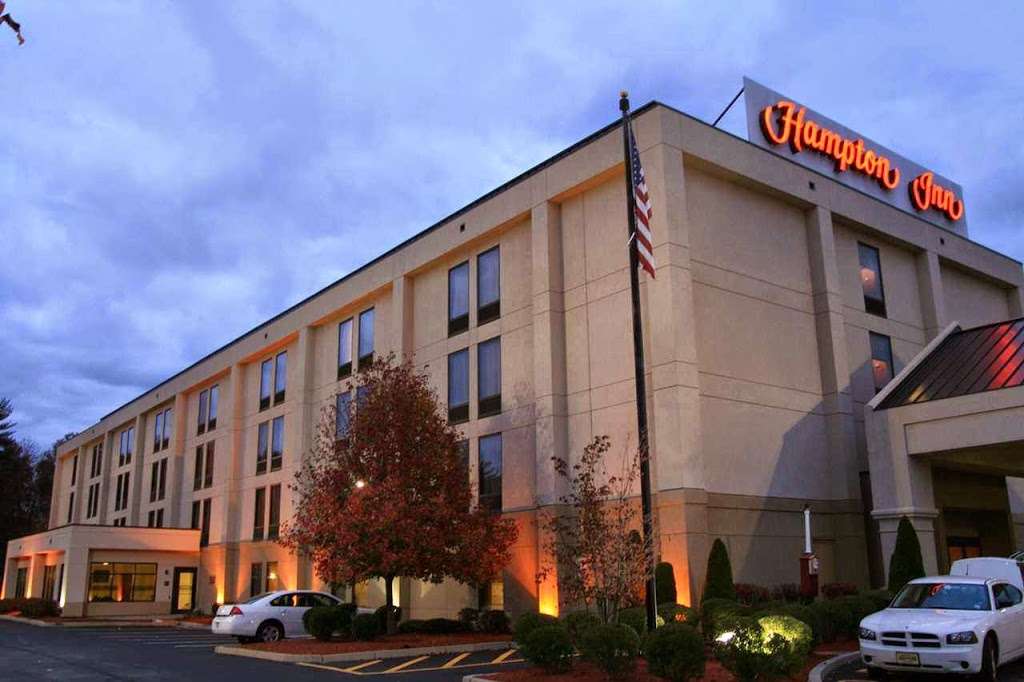 Hampton Inn Boston/Braintree | 215 Wood Rd, Braintree, MA 02184 | Phone: (781) 380-3300