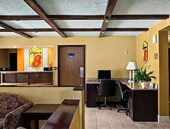 Super 8 by Wyndham Whitewater WI | 917 E Milwaukee St, Whitewater, WI 53190, USA | Phone: (262) 472-0400