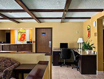 Super 8 by Wyndham Whitewater WI | 917 E Milwaukee St, Whitewater, WI 53190 | Phone: (262) 472-0400