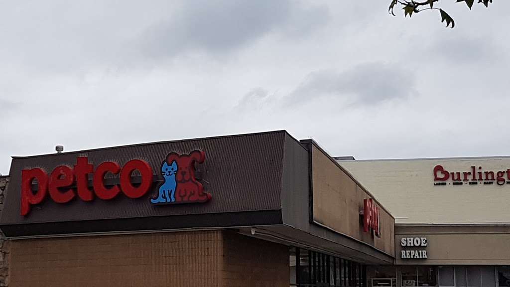 Petco Animal Supplies | 5500 Sunrise Hwy, Massapequa, NY 11758 | Phone: (516) 797-5727