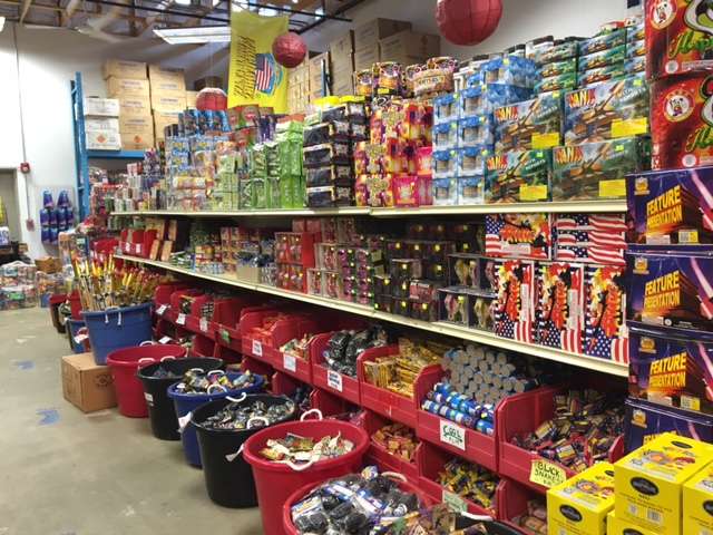 Boom Town Fireworks | 720 Joliet St, Dyer, IN 46311 | Phone: (847) 722-6800