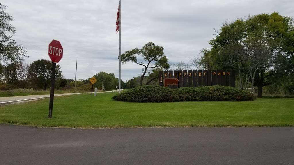Cliffside Park Campgrounds | 7320 Michna Rd, Racine, WI 53402, USA | Phone: (262) 886-8440