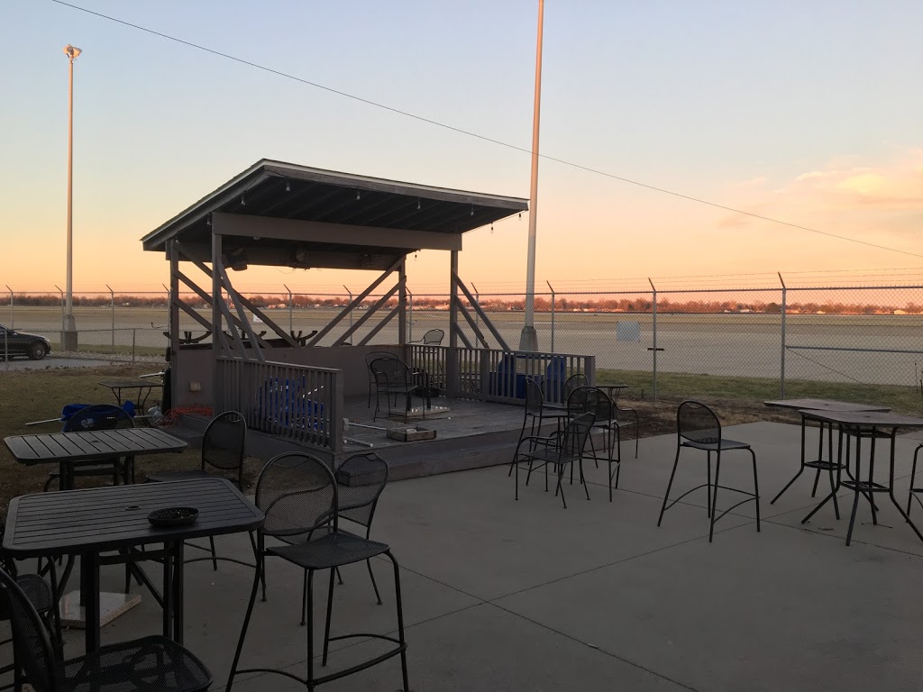 High Flyers Grille | 16 Terminal Dr, East Alton, IL 62024, USA | Phone: (618) 251-8500