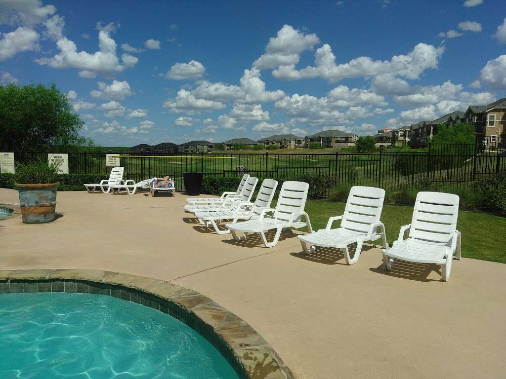 Swimming Pool | 5525 Mansions Bluffs, San Antonio, TX 78245