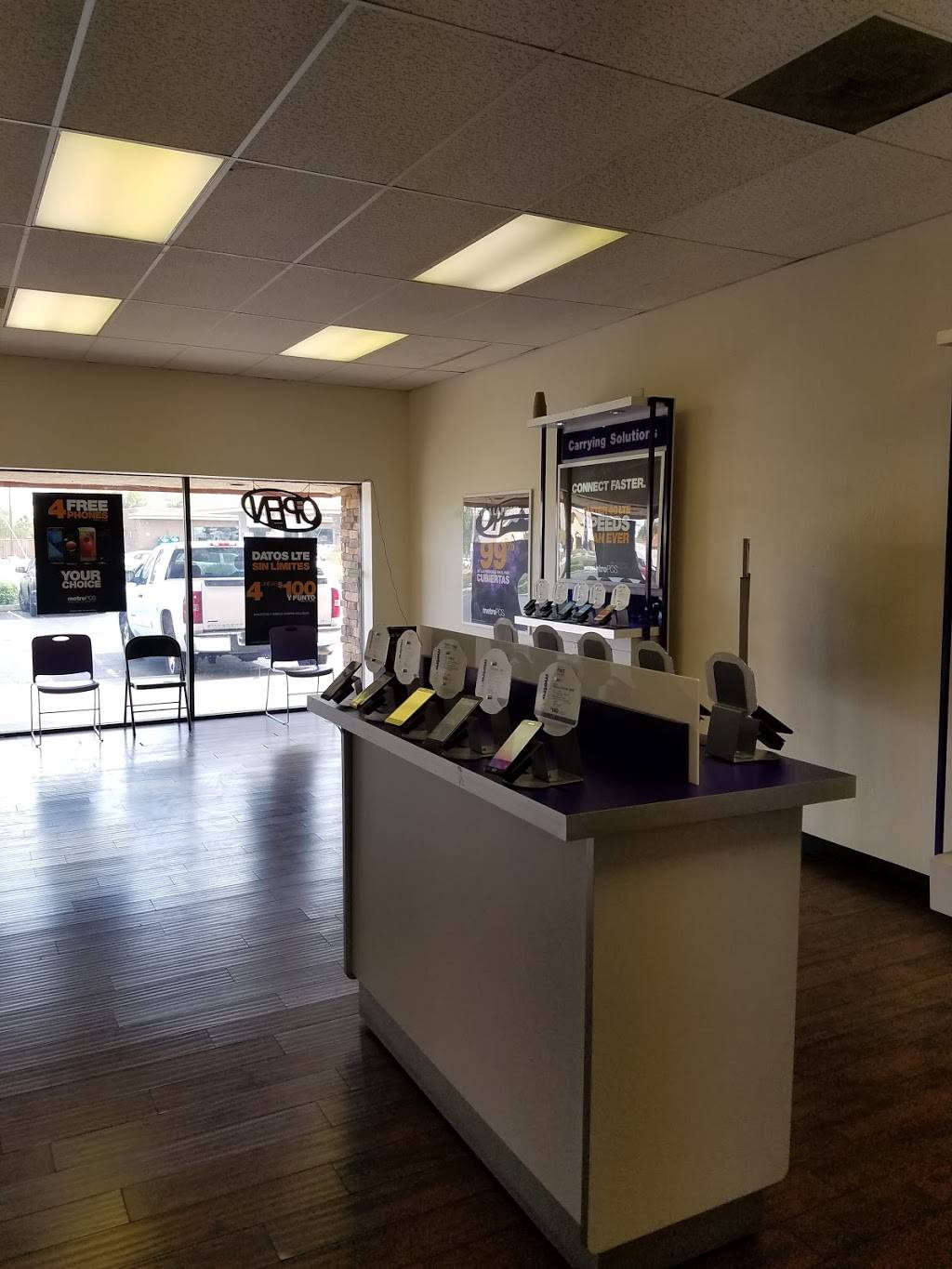 Metro by T-Mobile | 1232 E Southern Ave STE 103, Mesa, AZ 85204, USA | Phone: (480) 659-7575