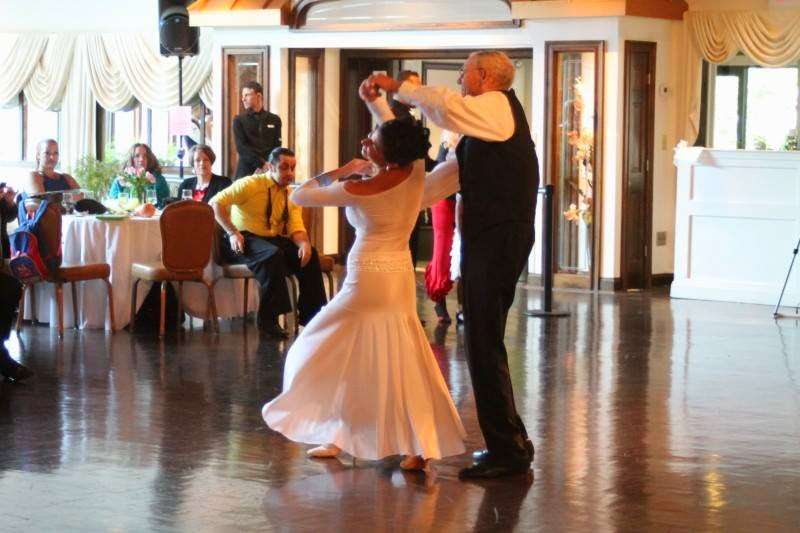 Lisa Sparkles Ballroom & Latin Dance Studio | 16 Berry Hill Rd, Syosset, NY 11791, USA | Phone: (516) 241-3179