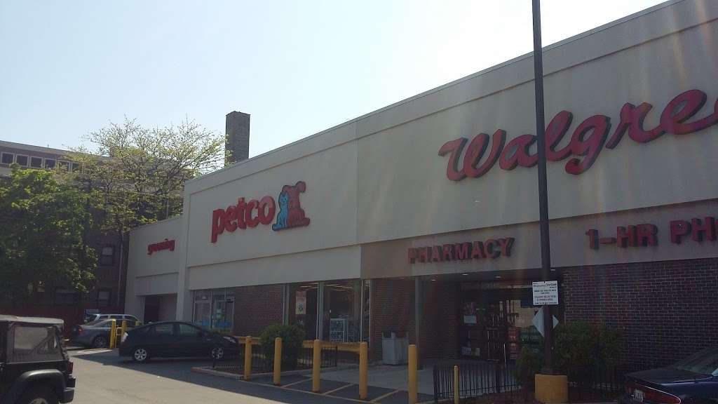 Walgreens | 3046 N Halsted St, Chicago, IL 60657, USA | Phone: (773) 325-0413