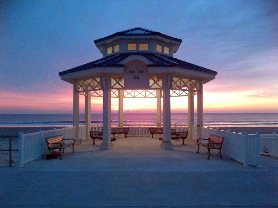 Sea Isle City Real Estate Services - Jamie Sofroney | 6000 Landis Ave, Sea Isle City, NJ 08243, USA | Phone: (609) 425-5555