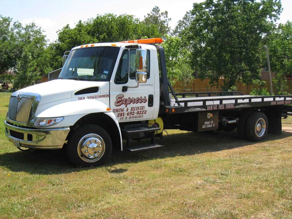 Express Towing & Recovery | 6719 McKeever Rd, Pearland, TX 77584, USA | Phone: (281) 692-0222