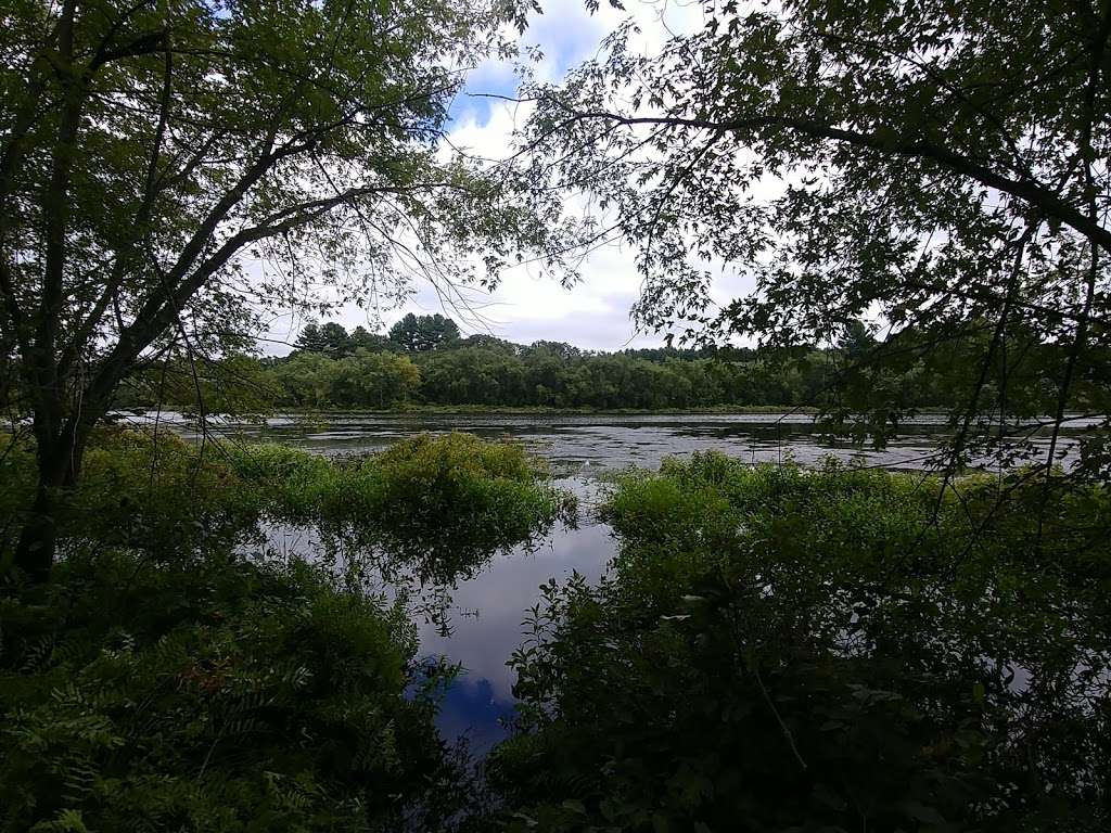 Greenough Land parking | Maple St, Carlisle, MA 01741, USA