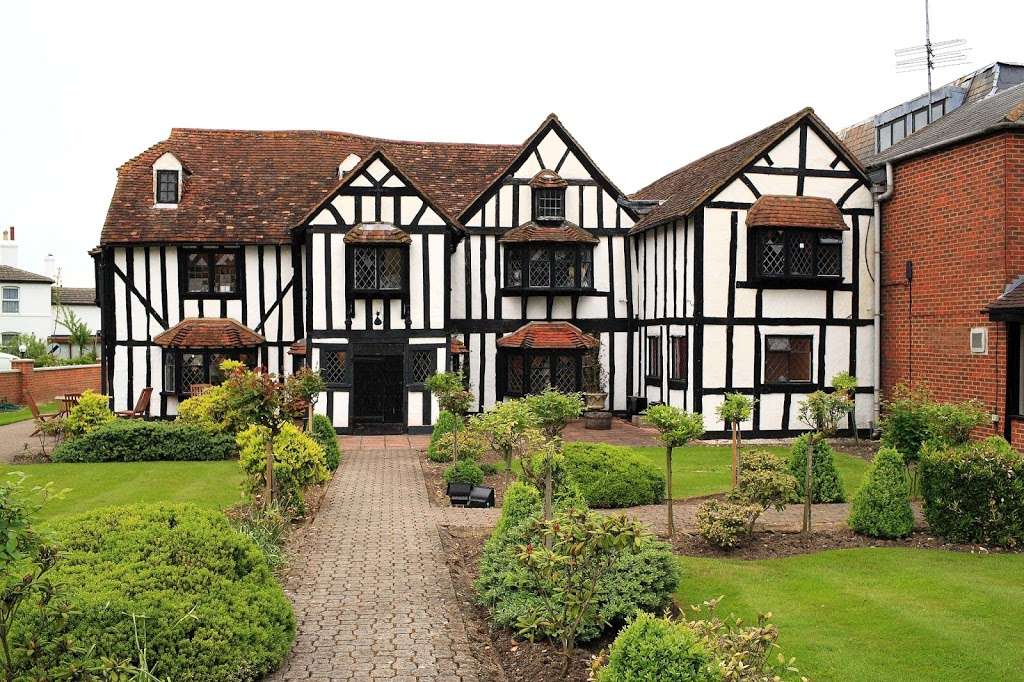 Donnington Manor Hotel | London Rd, Dunton Green, Sevenoaks TN13 2TD, UK | Phone: 01732 462681