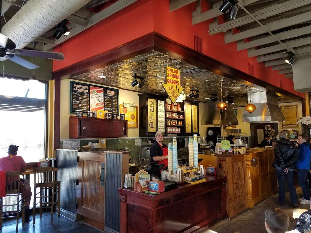 Potbelly Sandwich Shop | 6751 College Blvd, Overland Park, KS 66211 | Phone: (913) 202-1814