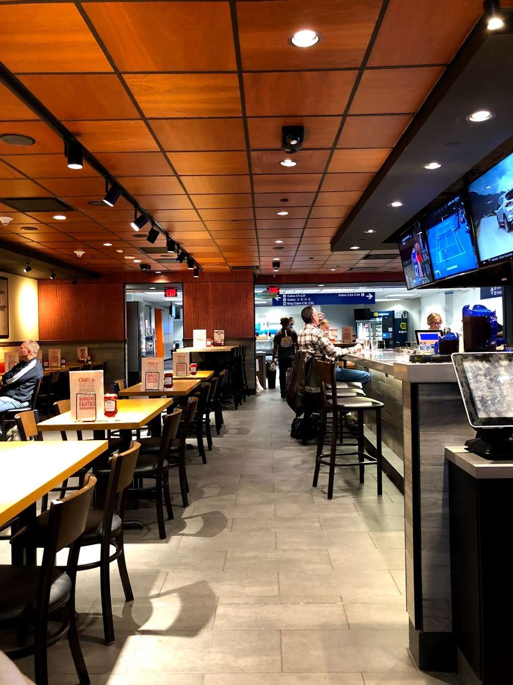 Chilis Grill & Bar | 3200 Terminal C E Airfield Dr, Terminal C, Gate 33, Dallas, TX 75261, USA | Phone: (972) 973-4780