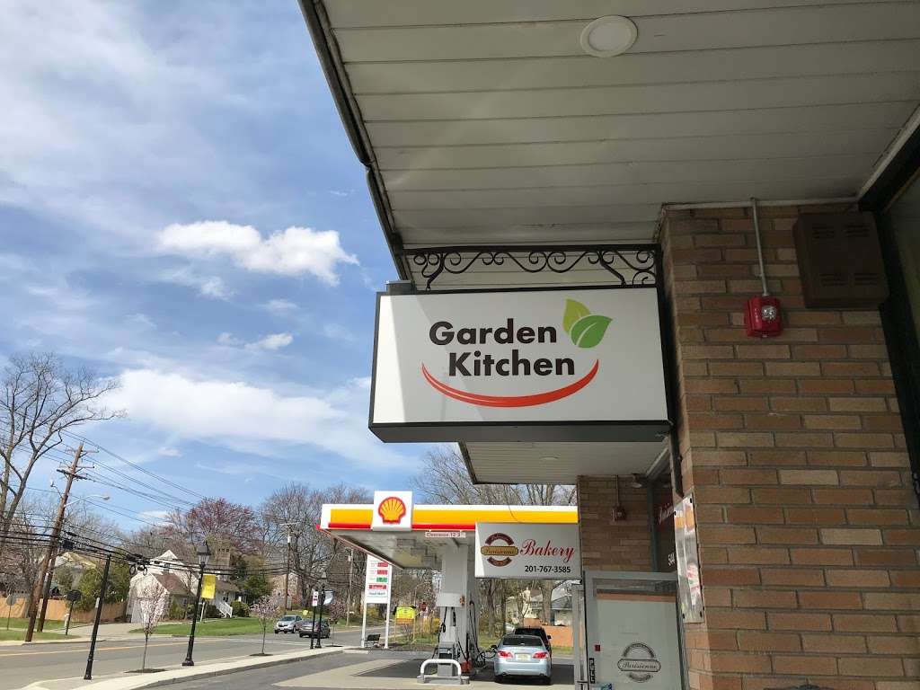 Garden Kitchen | 542 Livingston St, Norwood, NJ 07648, USA | Phone: (201) 767-4200