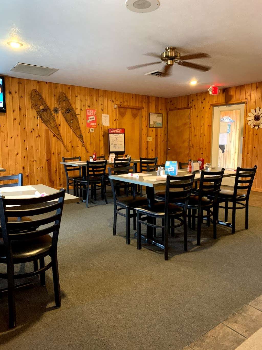 Camerons Restaurant | 1021 W Front St, Buchanan, MI 49107, USA | Phone: (269) 695-3370