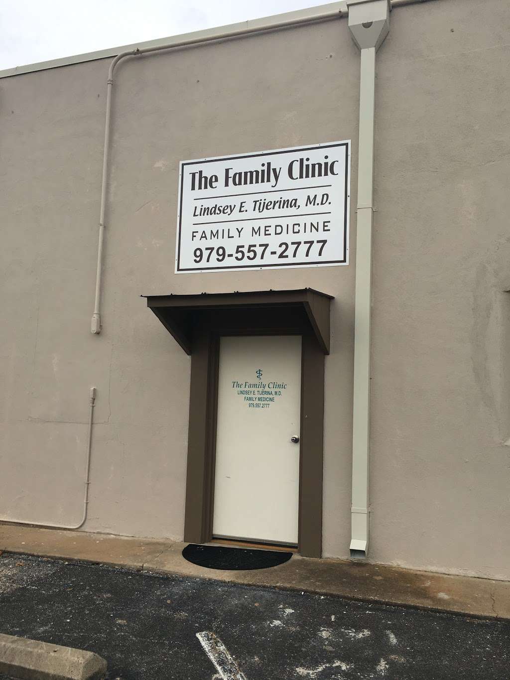 The Family Clinic | 307 W Milam St Suite 311, Wharton, TX 77488, USA | Phone: (979) 557-2777