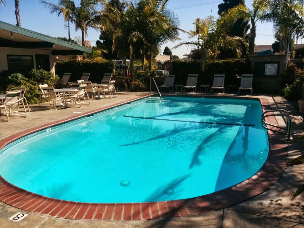 Knolls Lodge | 23701 S Western Ave, Torrance, CA 90501 | Phone: (310) 326-1000