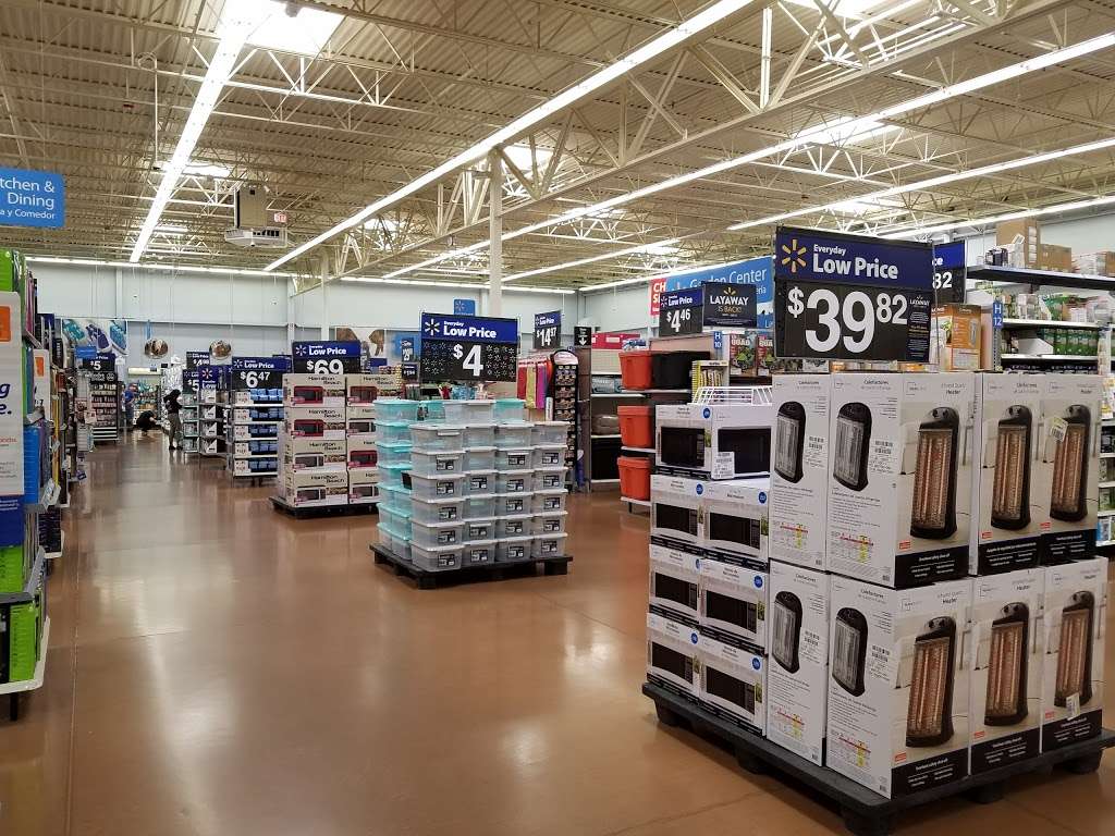 Walmart Supercenter | 2000 Orchard Rd, Montgomery, IL 60538 | Phone: (630) 844-0292