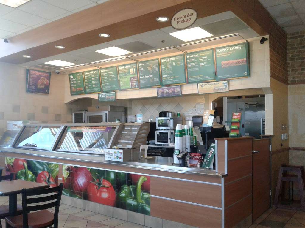 Subway Restaurants | 28788 The Old Rd, Valencia, CA 91355 | Phone: (661) 775-0400