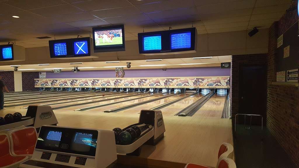 Delavan Lanes | 509 S 7th St, Delavan, WI 53115, USA | Phone: (262) 728-9477