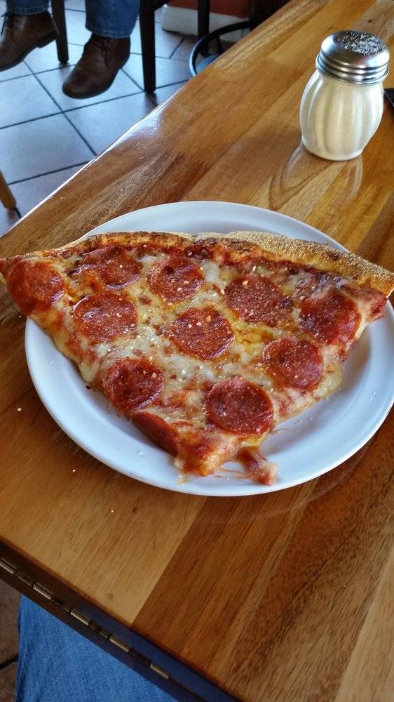 Big Slice Pizza | 523 N Harbor Blvd, Fullerton, CA 92832, USA | Phone: (714) 680-9123