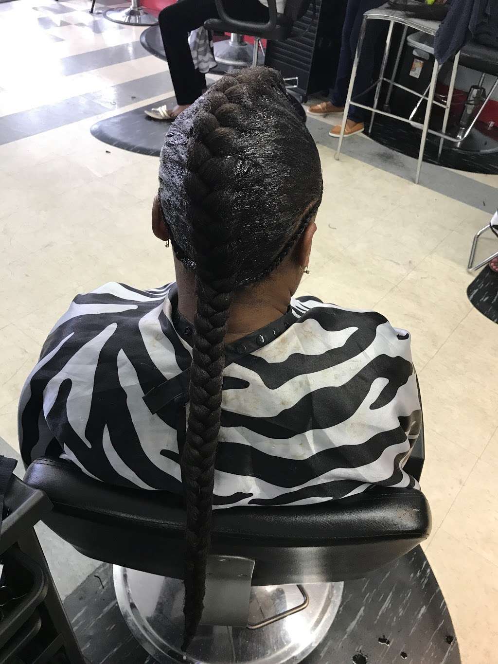 Fatimas African Hair Braiding | 5611 W North Ave, Milwaukee, WI 53208, USA | Phone: (414) 871-8774