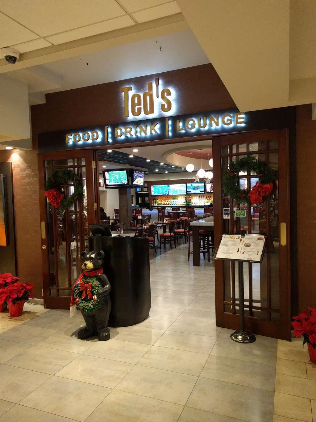 Teds Food Drink Lounge | 160 Frontage Rd, Newark, NJ 07114, USA | Phone: (973) 589-1000
