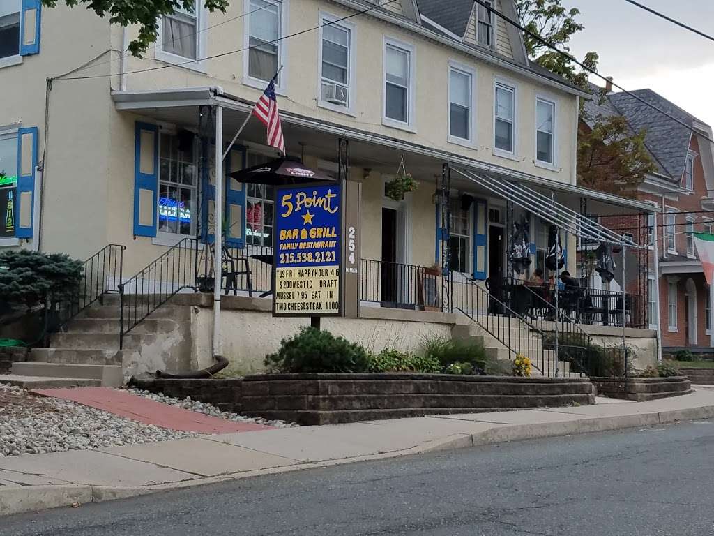 Five Points Bar & Grill | 254 Main St N, Trumbauersville, PA 18970 | Phone: (215) 538-2121