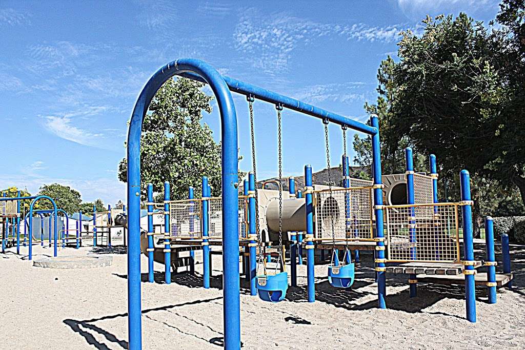 Valley View Park | 100, Los Arcos Dr, Oak Park, CA 91377, USA | Phone: (818) 865-9304