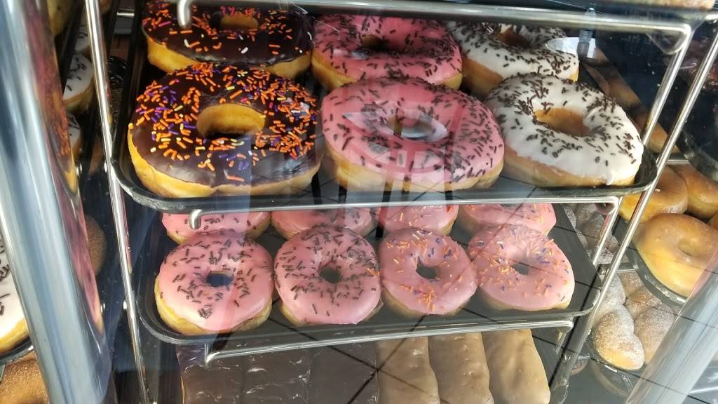 Winchells Donut House | 1695 W Pacific Coast Hwy, Long Beach, CA 90810, USA | Phone: (562) 437-8463