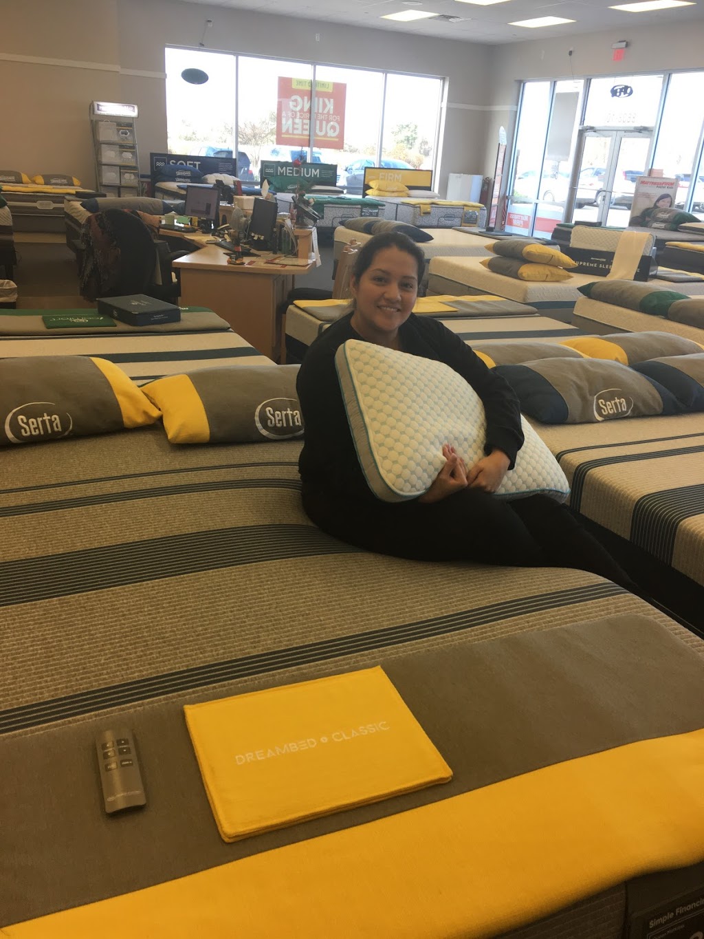 Mattress Firm Mount Belvieu | 8608 TX-146, Baytown, TX 77523, USA | Phone: (281) 573-9350