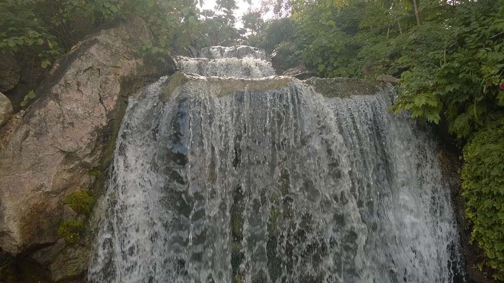 Waterfall Garden | Glencoe, IL 60022