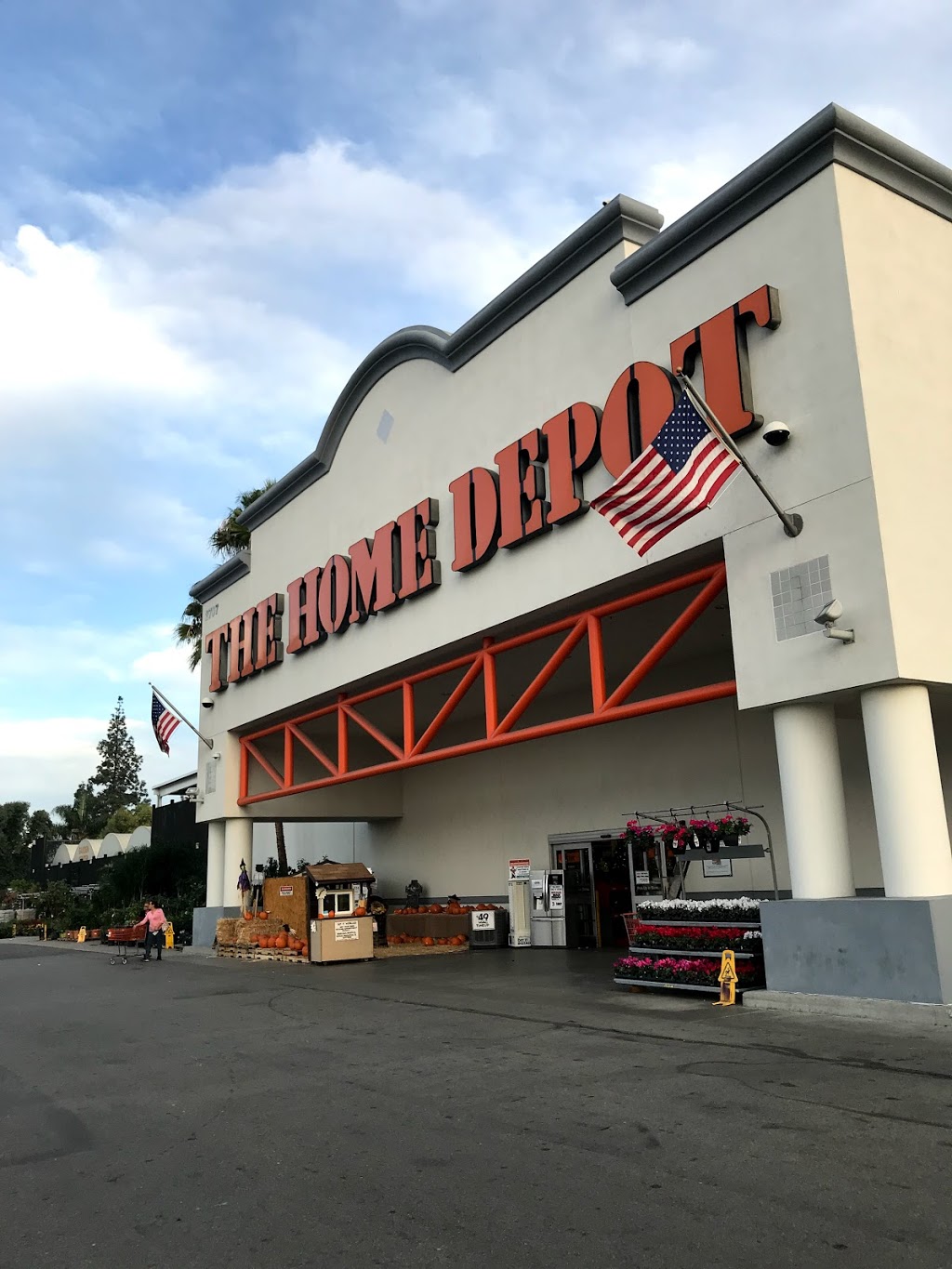 The Home Depot | 2707 S Towne Ave, Pomona, CA 91766 | Phone: (909) 364-0078