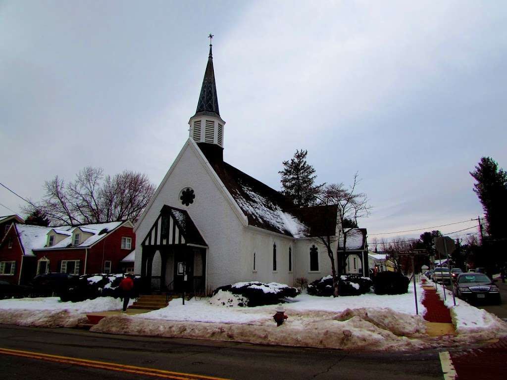 St John the Apostle [chapel] | 231 N King St, Leesburg, VA 20176