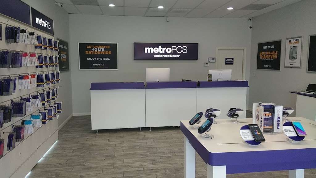 Metro by T-Mobile | 2414 Palo Alto Rd, San Antonio, TX 78211, USA | Phone: (210) 277-0038