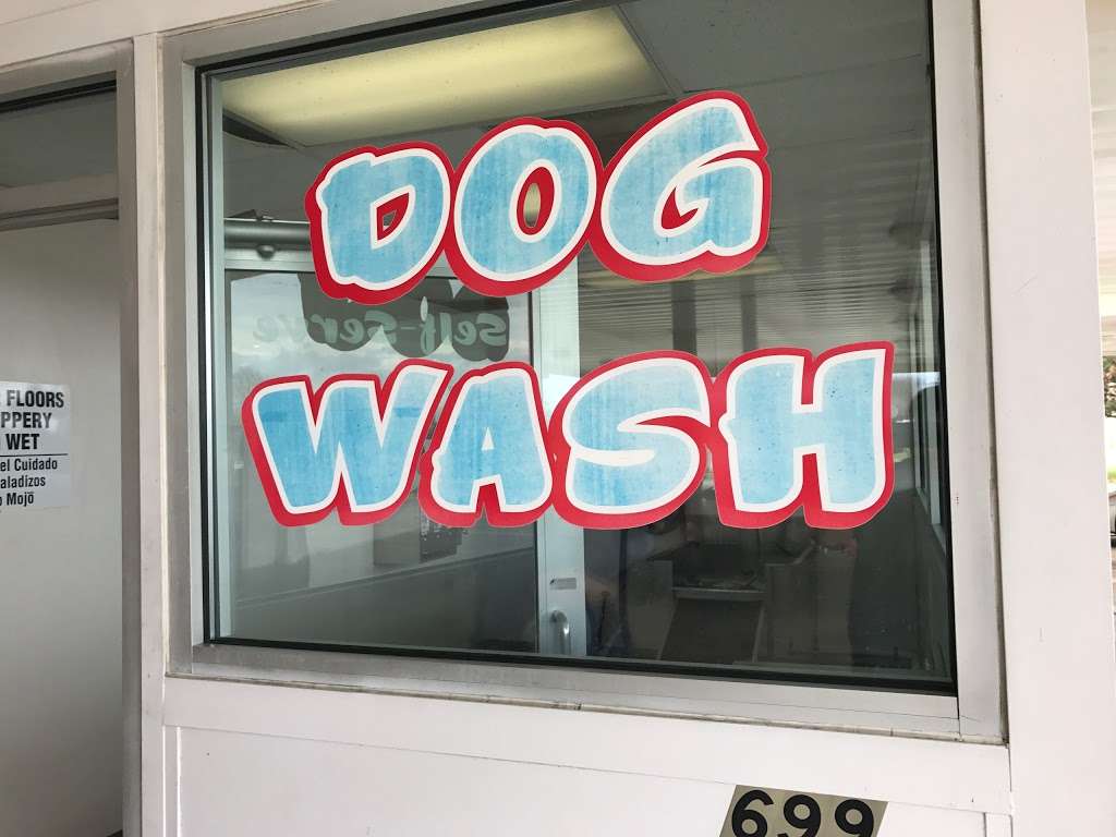 Top Dog Car Wash in 699 Creekview Dr, Columbus, IN 47201, USA