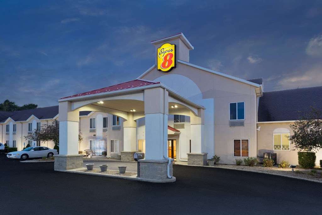 Super 8 by Wyndham Cloverdale | 1020 N Main St, Cloverdale, IN 46120, USA | Phone: (765) 558-3367